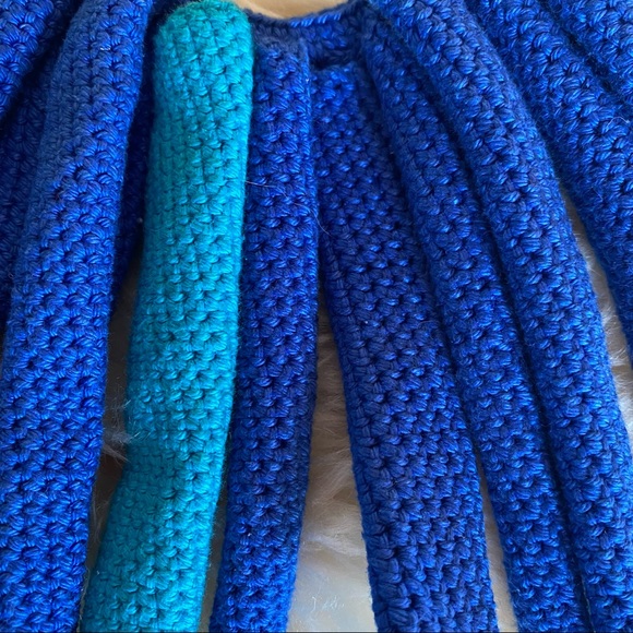 Hand knit necklace made in Europe - Picture 4 of 7